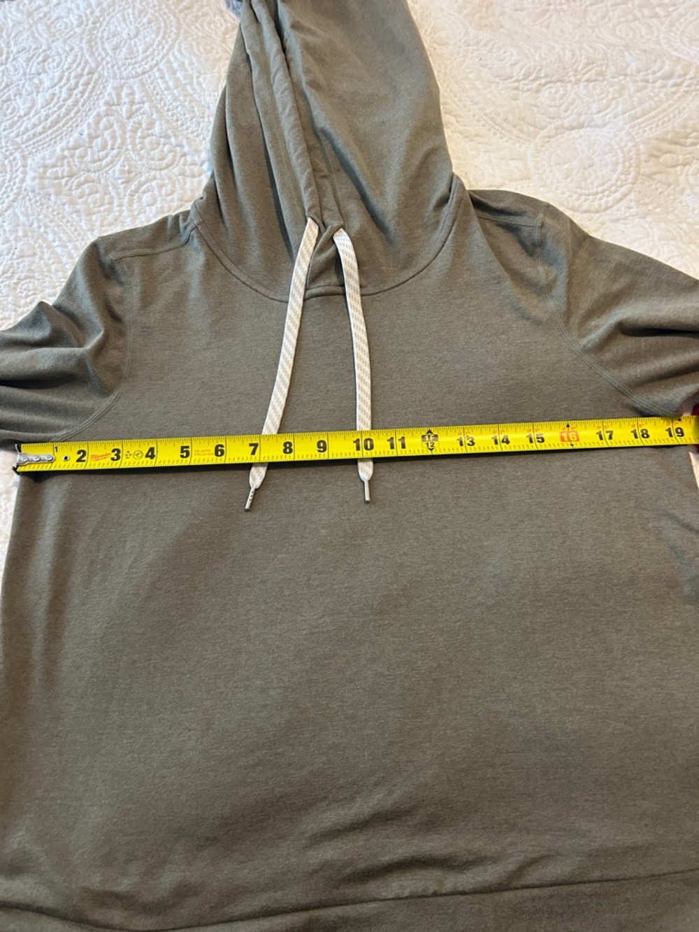 Vuori Women's Olive Green Lightweight Hooded Pullover Sweatshirt - Picture 8 of 12